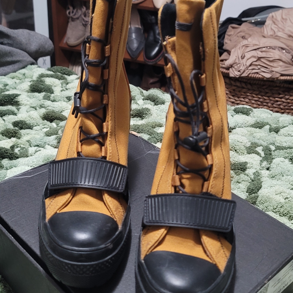 Converse GR82 Dark Sorba/Black Lace-Up Chunky Boots Size 8